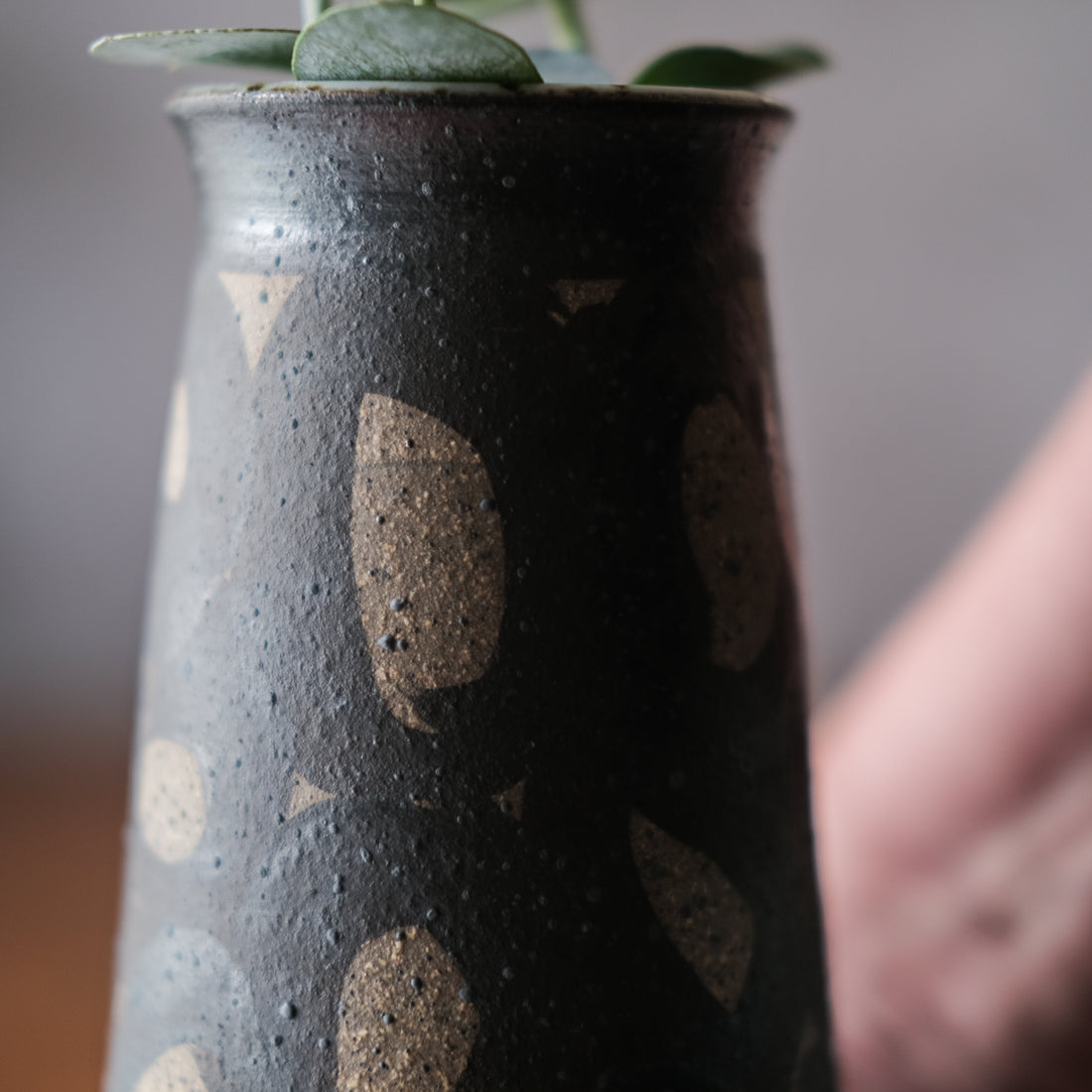 Vase with circles