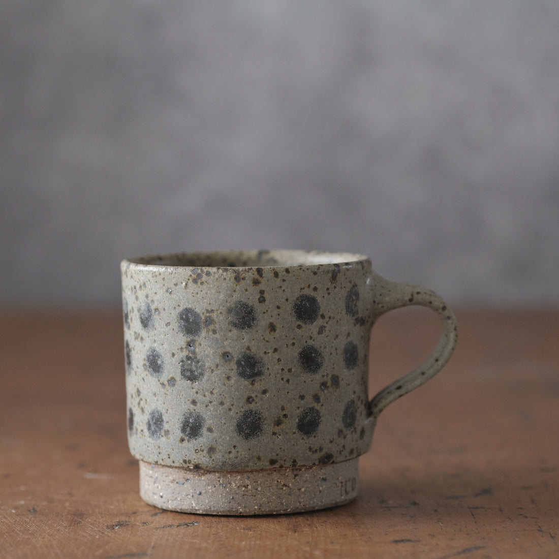 Mostly stacking cup in spotty blue/grey